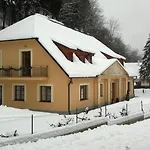 Weissov Dom *